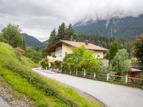 Außenseite Ferienhaus [Sommer]