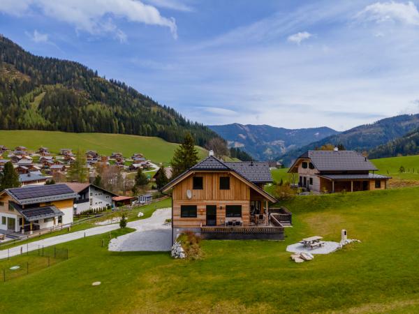 Außenseite Ferienhaus [Sommer]