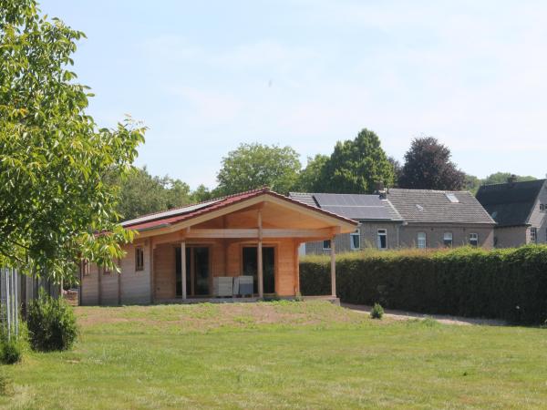 Außenseite Ferienhaus [Sommer]