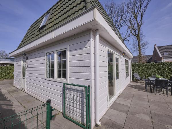 Außenseite Ferienhaus [Sommer]