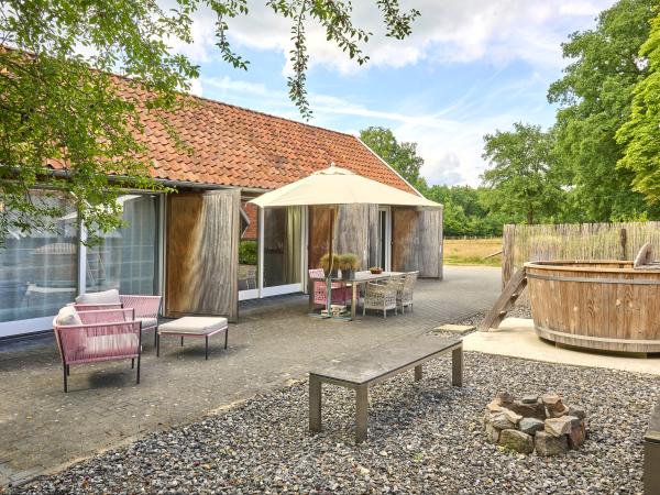 Außenseite Ferienhaus [Sommer]