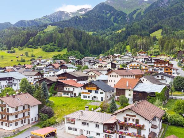 Außenseite Ferienhaus [Sommer]