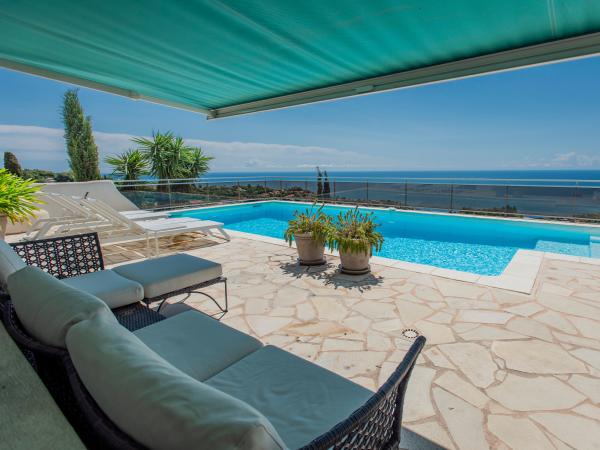 Schwimmbad des Ferienhauses