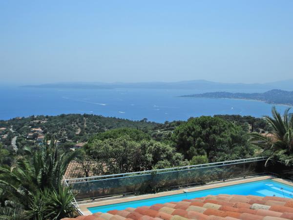 Vue de la maison de vacances [été]