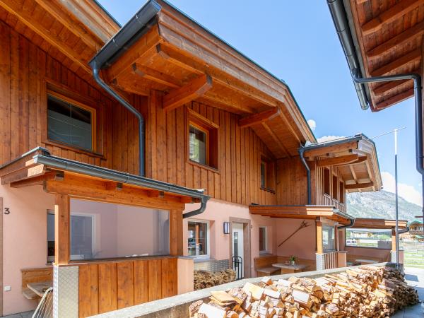 Außenseite Ferienhaus [Sommer]