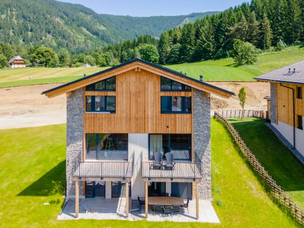 Außenseite Ferienhaus [Sommer]