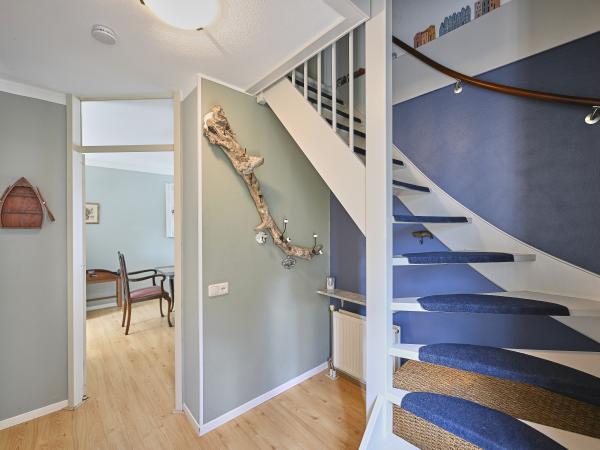 Entrance / Reception