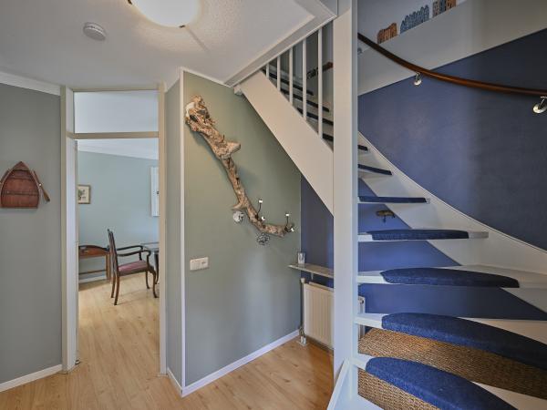 Entrance / Reception