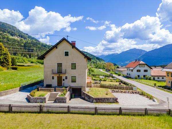 Außenseite Ferienhaus [Sommer]