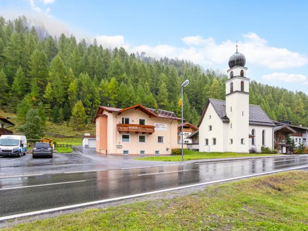 Außenseite Ferienhaus [Sommer]