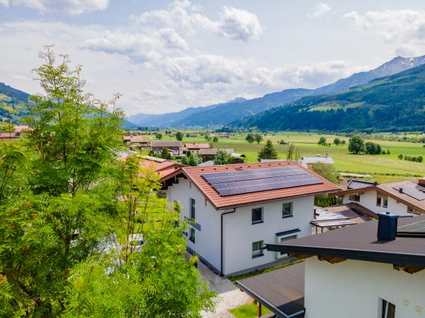 Außenseite Ferienhaus [Sommer]