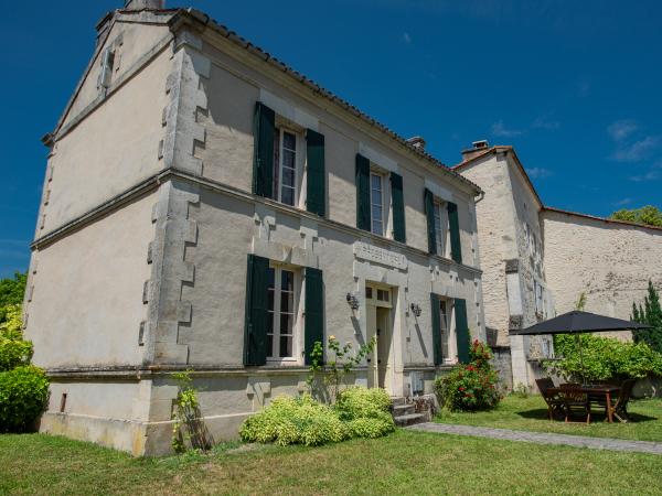 Außenseite Ferienhaus [Sommer]
