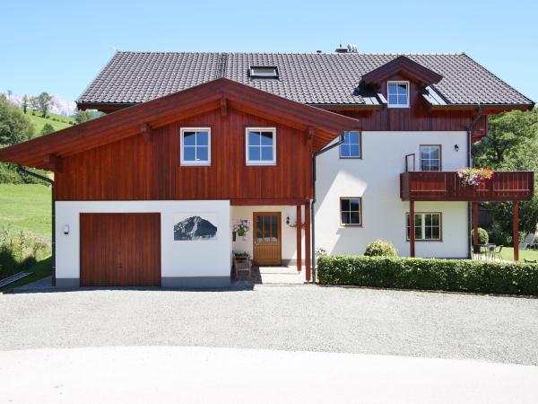 Außenseite Ferienhaus [Sommer]