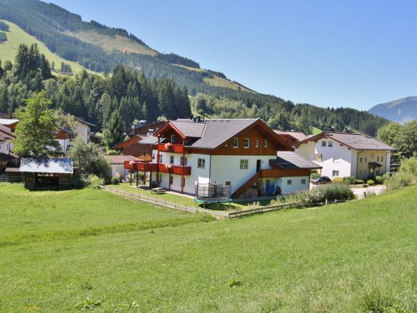 Außenseite Ferienhaus [Sommer]