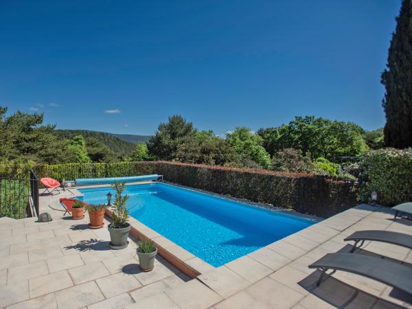 Schwimmbad des Ferienhauses