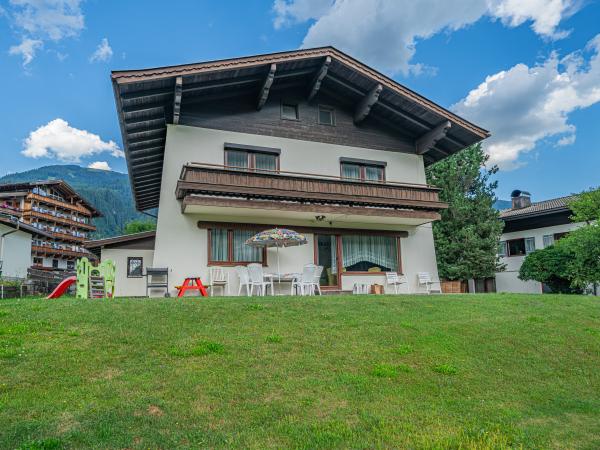 Außenseite Ferienhaus [Sommer]