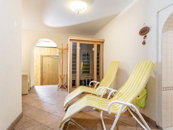 Entrance / Reception