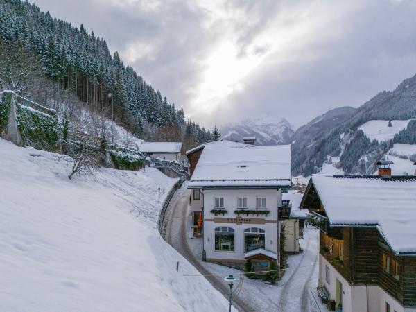 Außenseite Ferienhaus [Winter]