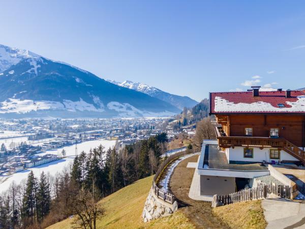 Holiday Home Exterior [winter]