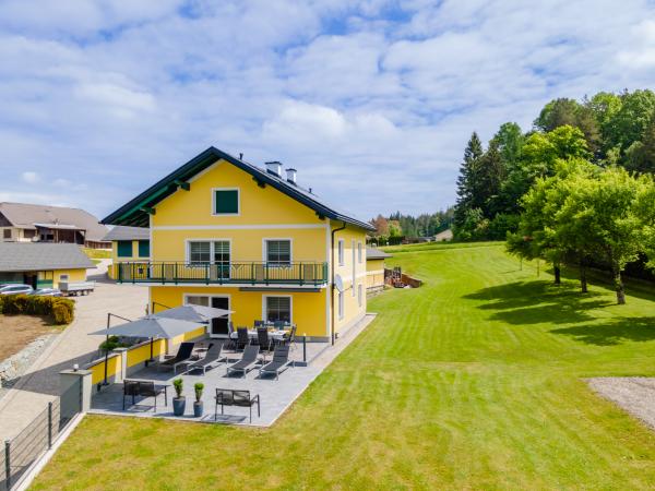 Außenseite Ferienhaus [Sommer]
