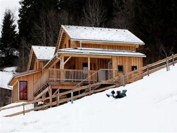 Außenseite Ferienhaus [Winter]