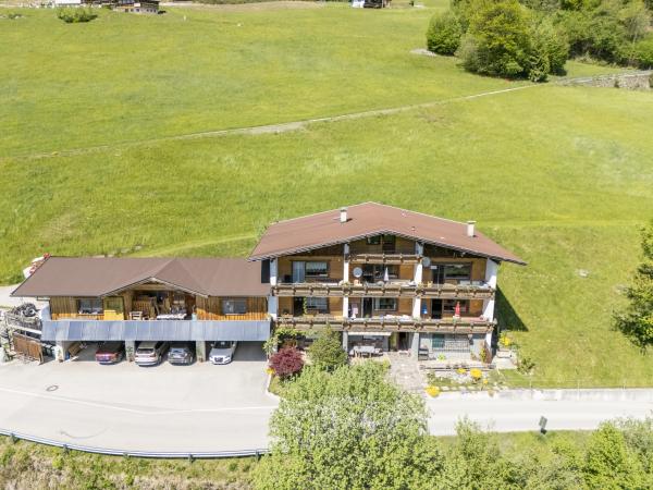 Außenseite Ferienhaus [Sommer]
