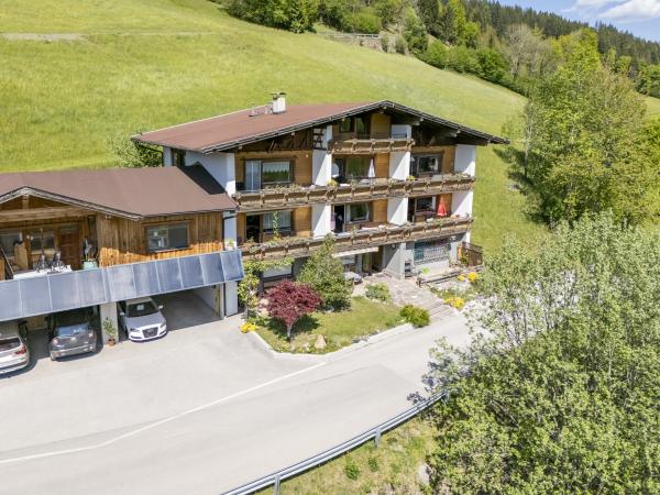 Außenseite Ferienhaus [Sommer]