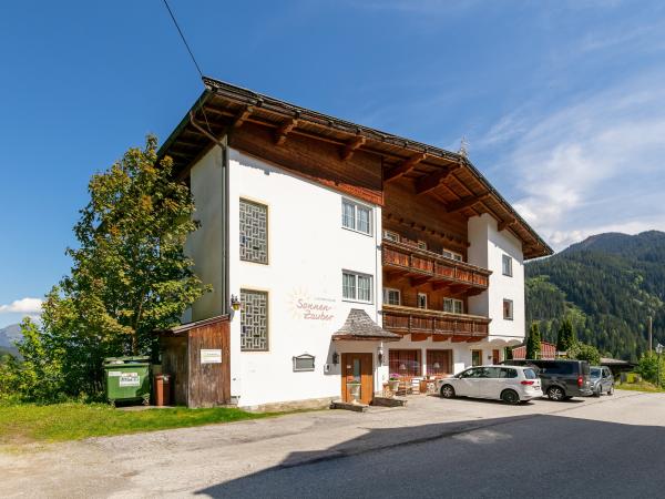 Außenseite Ferienhaus [Sommer]