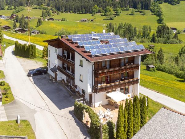 Außenseite Ferienhaus [Sommer]