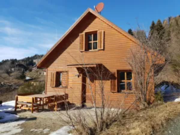 Außenseite Ferienhaus [Winter]