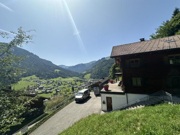 Außenseite Ferienhaus [Sommer]
