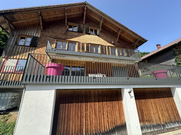Außenseite Ferienhaus [Sommer]