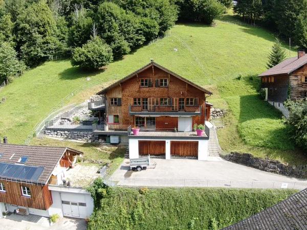 Außenseite Ferienhaus [Sommer]