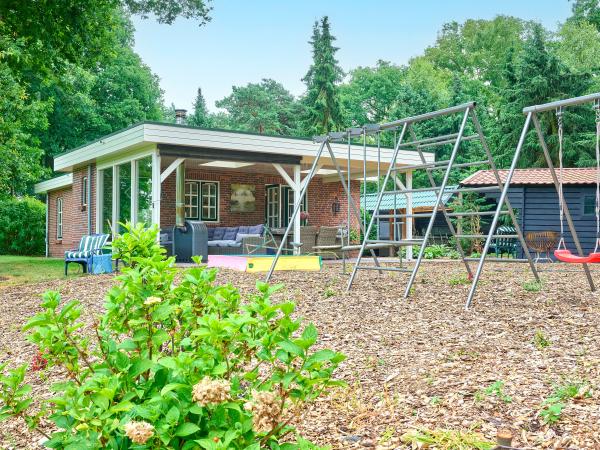 Außenseite Ferienhaus [Sommer]