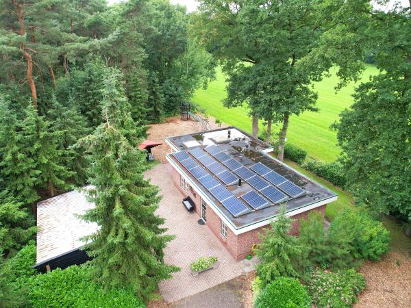 Außenseite Ferienhaus [Sommer]