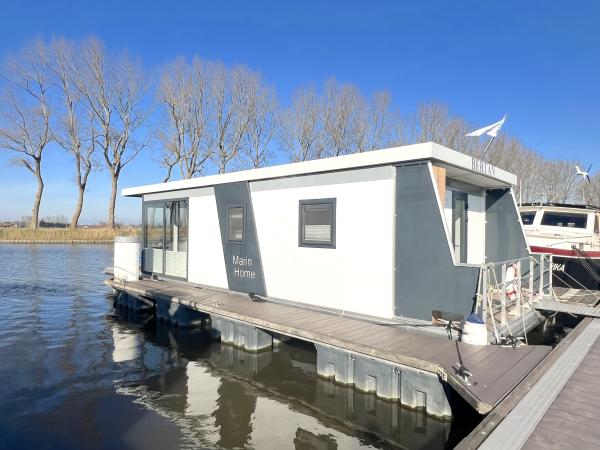 Außenseite Ferienhaus [Sommer]