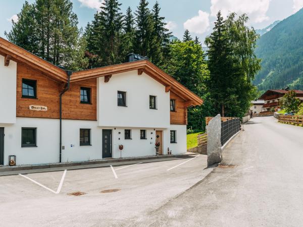 Außenseite Ferienhaus [Sommer]