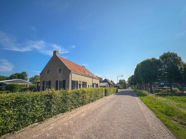 Außenseite Ferienhaus [Sommer]