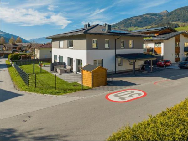 Außenseite Ferienhaus [Sommer]