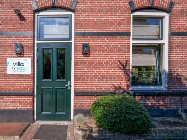 Außenseite Ferienhaus [Sommer]