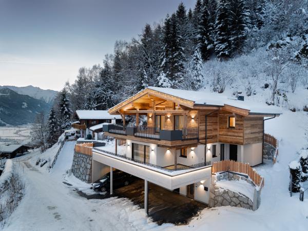 Holiday Home Exterior [winter]