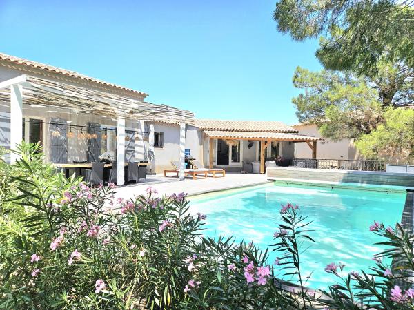 Extérieur maison de vacances [été]