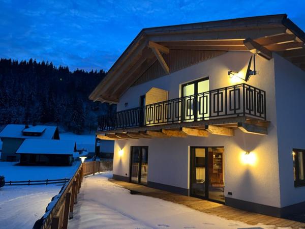 Außenseite Ferienhaus [Winter]