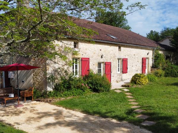 Außenseite Ferienhaus [Sommer]