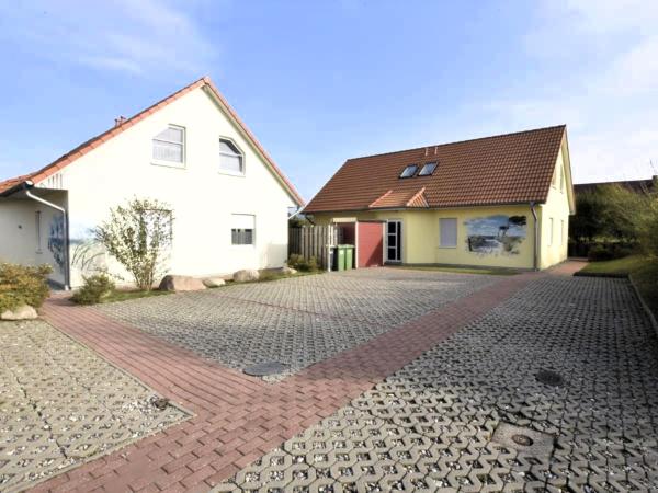 Außenseite Ferienhaus [Sommer]