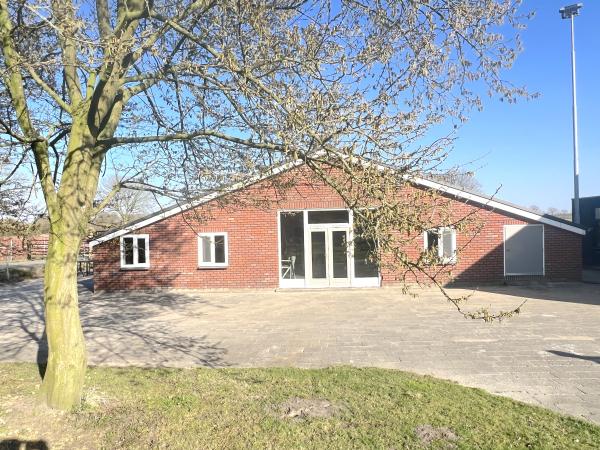 Außenseite Ferienhaus [Sommer]