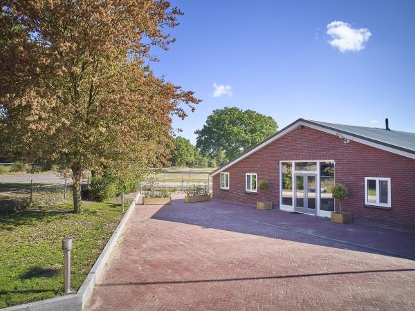 Außenseite Ferienhaus [Sommer]