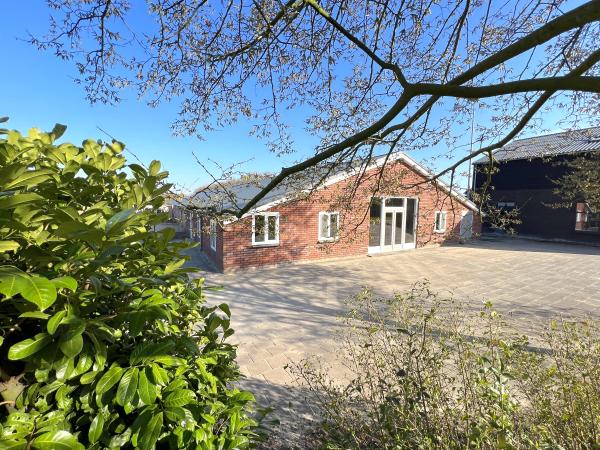 Außenseite Ferienhaus [Sommer]