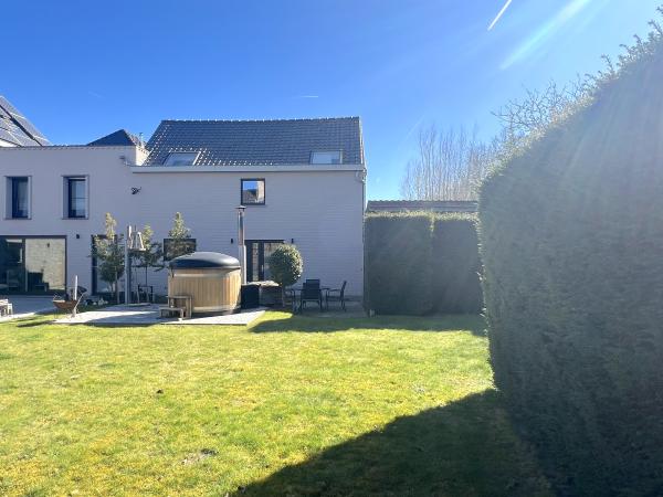 Außenseite Ferienhaus [Sommer]