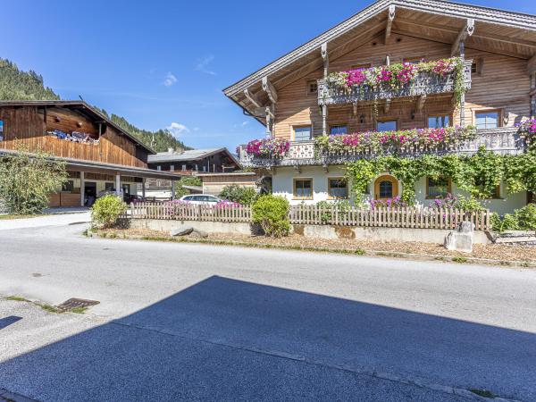 Außenseite Ferienhaus [Sommer]
